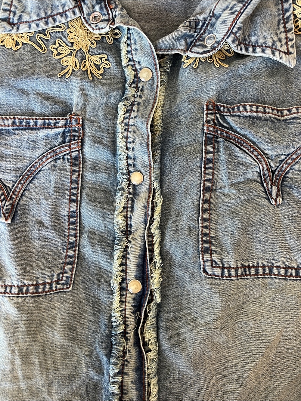 Oli & hali blue denim n button down top with yellow embroidery - Picture 4 of 10